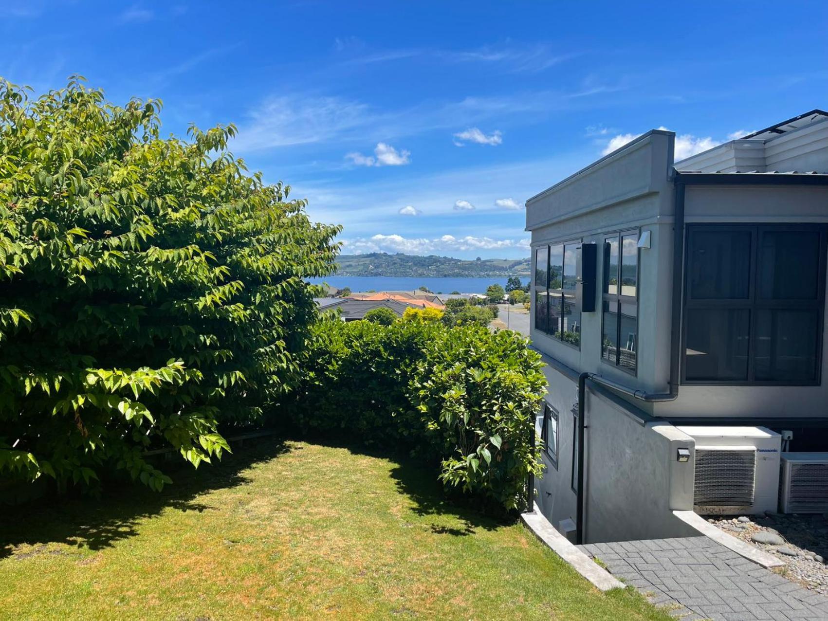 Lake Taupo Holiday Home Exteriör bild